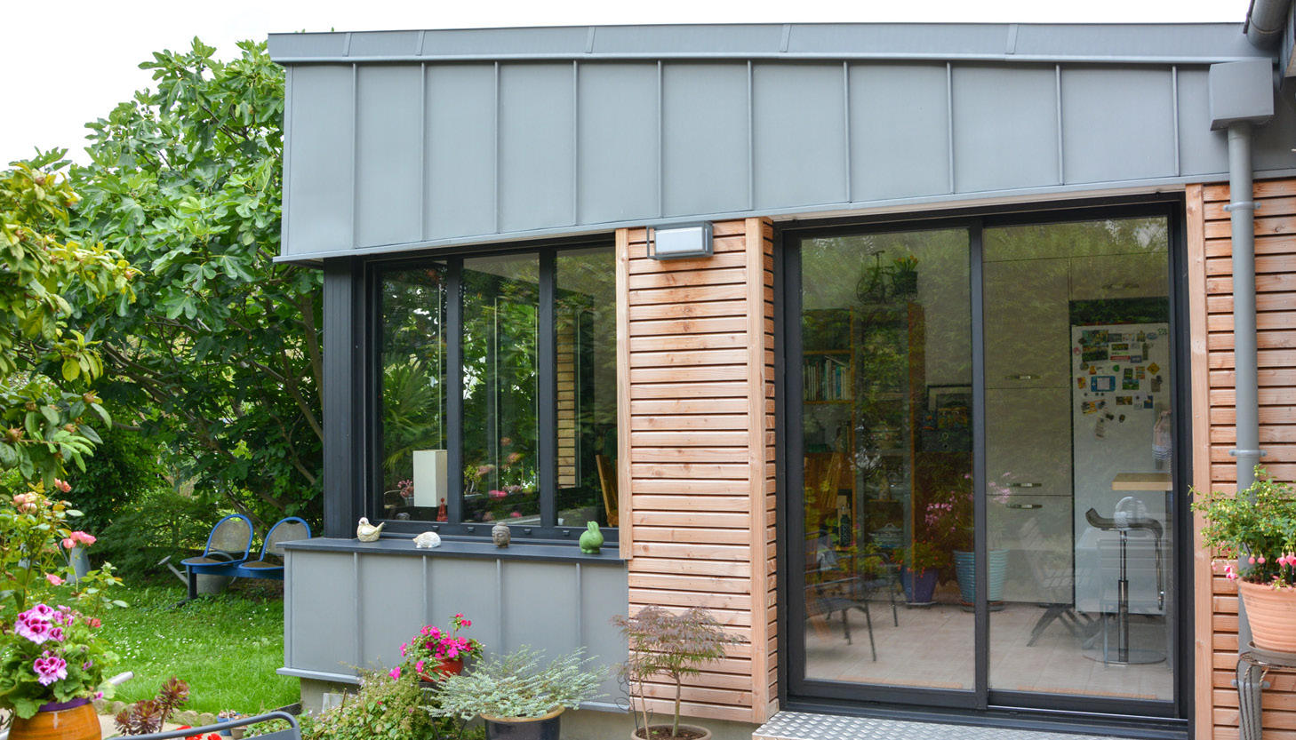 Extension de maison avec un toit zinc