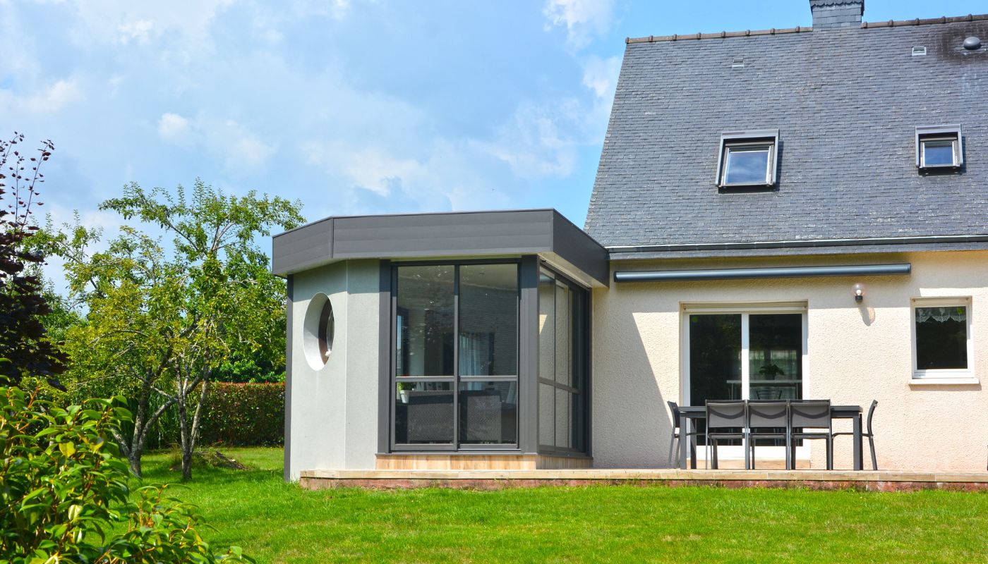 Extension de maison à toit plat